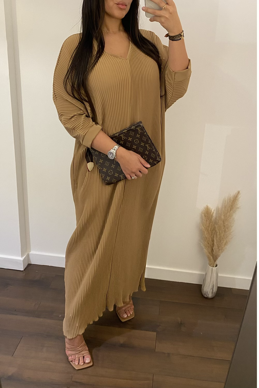 Robe Abu Dhabi | Camel